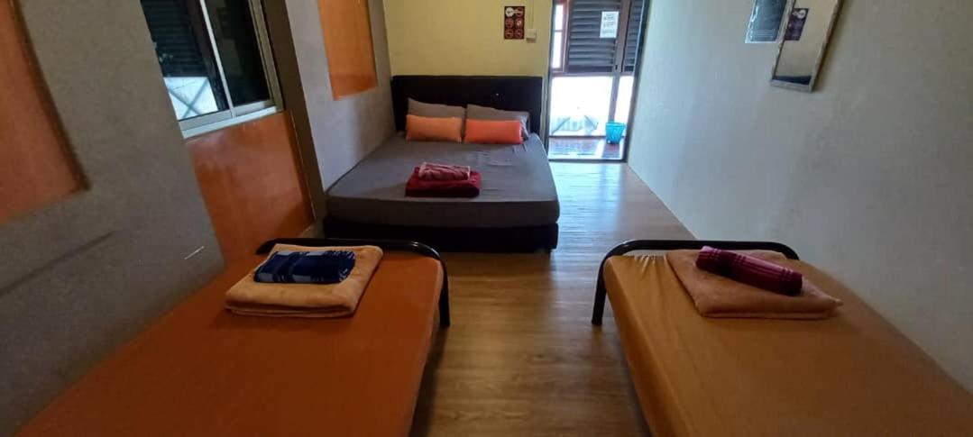 Quiikcat Bed & Breakfast Kuching Bagian luar foto